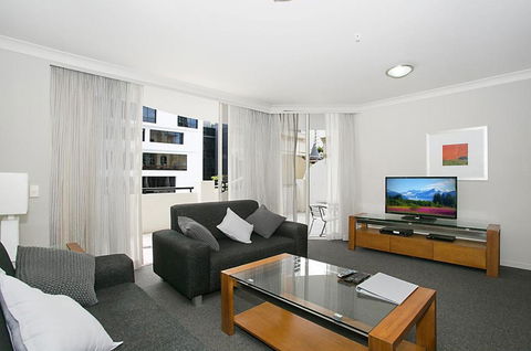 Towers Of Chevron - Private Apartment - Accommodation China 2