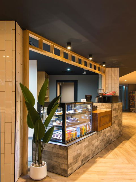 Woodroffe Hotel - Accommodation Asia 21