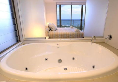 Rainbow Sea Resort - Accommodation Asia 7