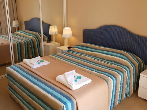 Surfers Beach Resort One - Accommodation China 24