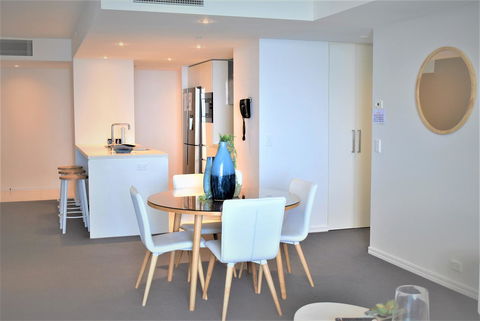 Gold Coast Private Apartments - H Residences, Surfers Paradise - Accommodation Asia 12