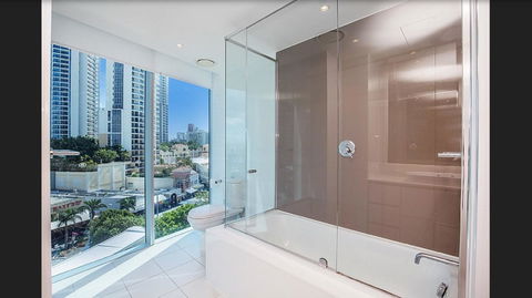 Gold Coast Private Apartments - H Residences, Surfers Paradise - Accommodation Asia 36