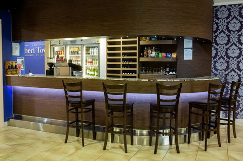 The Robert Towns - Accommodation Guide 14