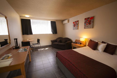 The Robert Towns - Accommodation Guide 22