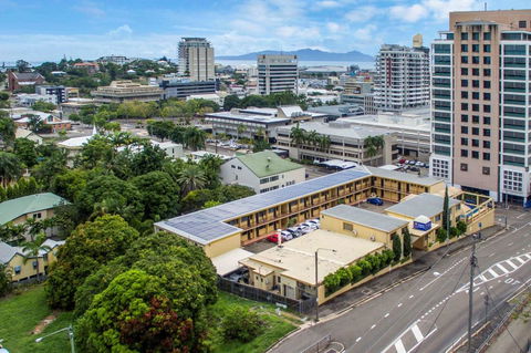 The Robert Towns - Accommodation Guide 24