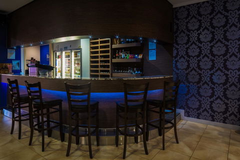 The Robert Towns - Accommodation Guide 16
