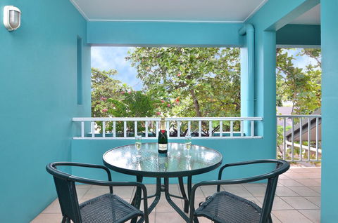 Le Cher Du Monde Adults Only - Accommodation Guide 25