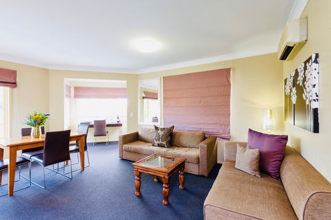 Ambassador On Ruthven - Accommodation Guide 28