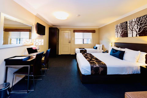 Ambassador On Ruthven - Accommodation Guide 22