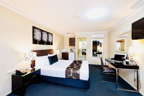 Ambassador On Ruthven - Accommodation Guide 13