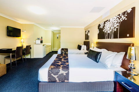 Ambassador On Ruthven - Accommodation Guide 3