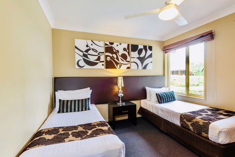 Ambassador On Ruthven - Accommodation Guide 24