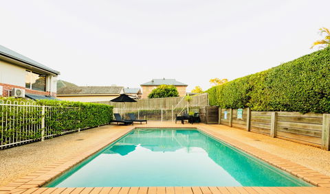 Ambassador On Ruthven - Accommodation Guide 7