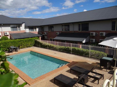 Ambassador On Ruthven - Accommodation Guide 26