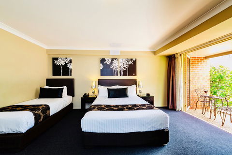 Ambassador On Ruthven - Accommodation Guide 15