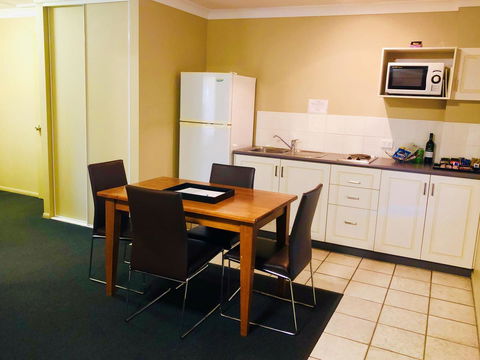 Ambassador On Ruthven - Accommodation Guide 35