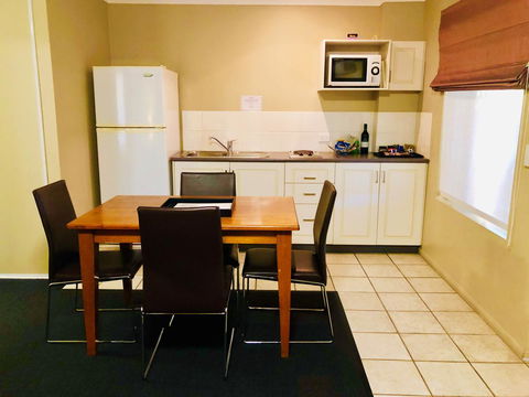 Ambassador On Ruthven - Accommodation Guide 37