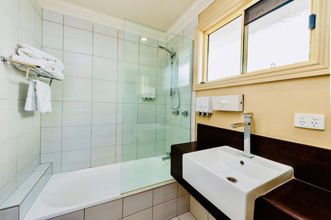 Ambassador On Ruthven - Accommodation Guide 29