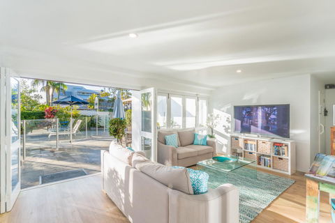 Noosa Boutique Apartments & Elkhorn Villas - Accommodation Asia 3