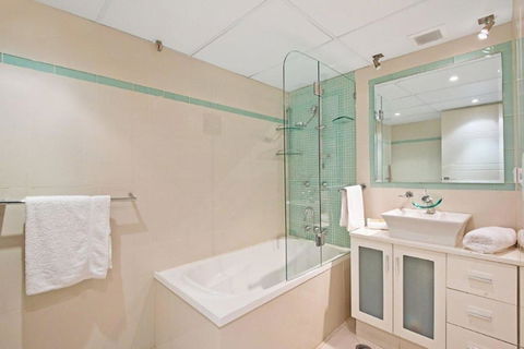 Surfers International Apartments - Accommodation China 38