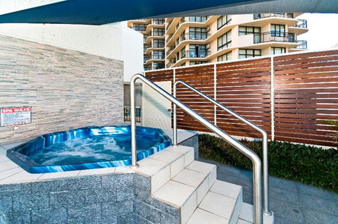 Surfers International Apartments - Accommodation China 39
