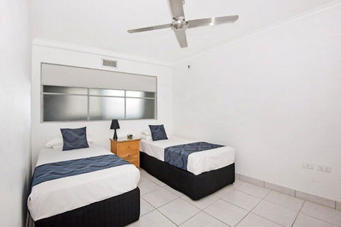 Surfers International Apartments - Accommodation China 10