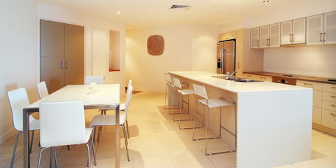 Coral Cove Apartments - Accommodation Asia 24