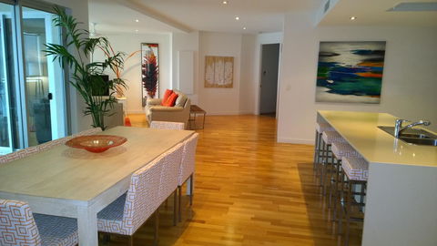Coral Cove Apartments - Accommodation Asia 4