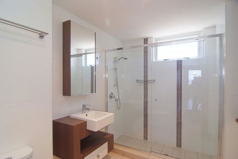 Coral Cove Apartments - Accommodation Asia 10