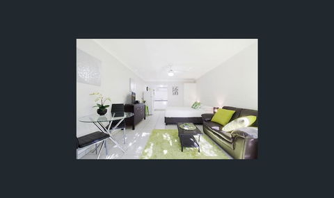 Bay Of Palms - Accommodation China 28