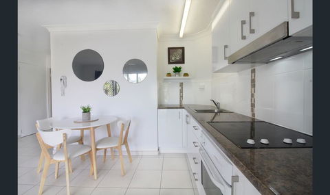 Bay Of Palms - Accommodation China 3