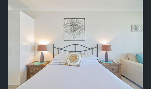 Bay Of Palms - Accommodation China 9