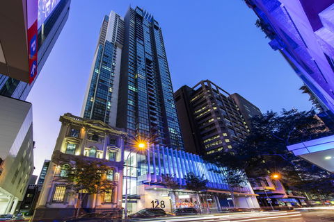 Oaks Brisbane On Charlotte Suites - Accommodation Asia 0