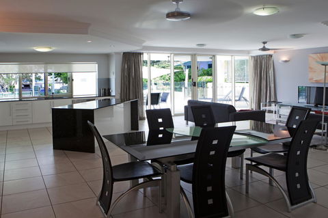 Waters Edge Apartment Cairns - Accommodation Asia 2
