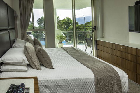 Waters Edge Apartment Cairns - Accommodation Asia 3