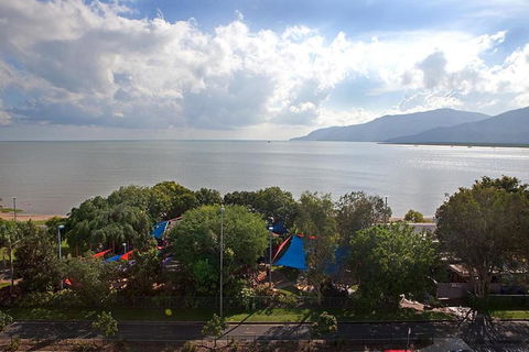 Waters Edge Apartment Cairns - Accommodation Asia 11