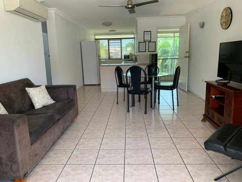 Townsville Holiday Apartments - Accommodation Asia 0