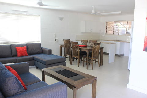 Townsville Holiday Apartments - Accommodation Asia 9