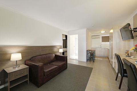 Smart Motels Bert Hinkler - Accommodation Guide 32