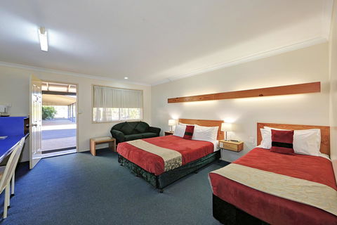Smart Motels Bert Hinkler - Accommodation Guide 13