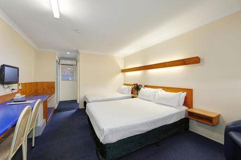 Smart Motels Bert Hinkler - Accommodation Guide 16