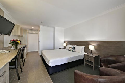 Smart Motels Bert Hinkler - Accommodation Guide 0