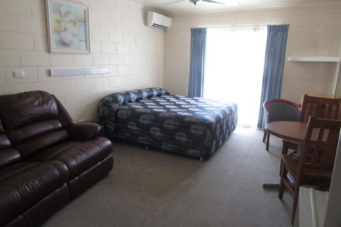 The Park Motel - Accommodation Guide 4