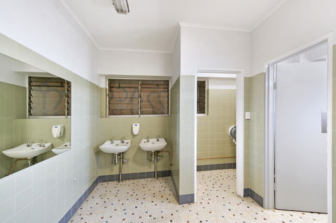 Palm Beach Hotel - Accommodation Guide 24