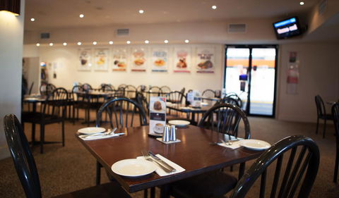 Palm Beach Hotel - Accommodation Guide 30