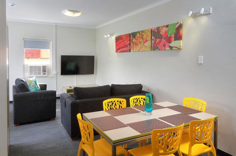 Palm Beach Hotel - Accommodation Guide 23