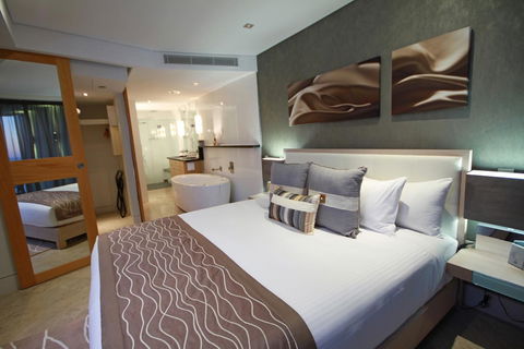 Oceans Mooloolaba - Accommodation China 14
