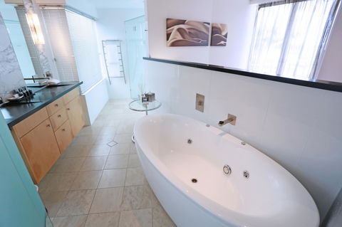Oceans Mooloolaba - Accommodation China 8