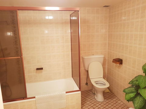 Gemini Court Holiday Apartments - Accommodation Asia 43