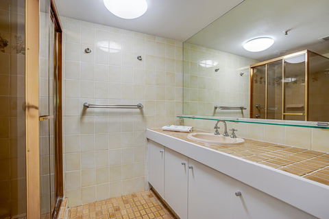 Gemini Court Holiday Apartments - Accommodation Asia 8